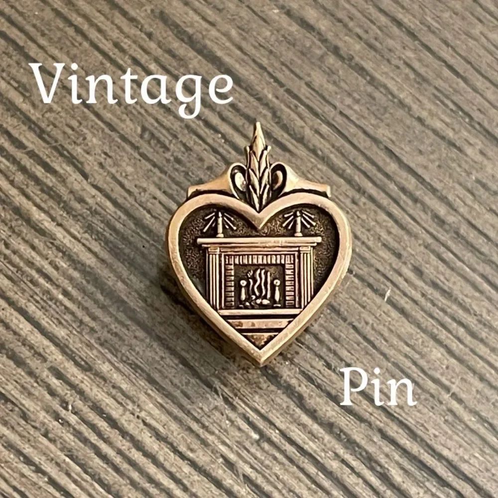 Betty Crocker Heart and Hearth Pin Homemaker of Tomorrow Gold Tone FHA Club